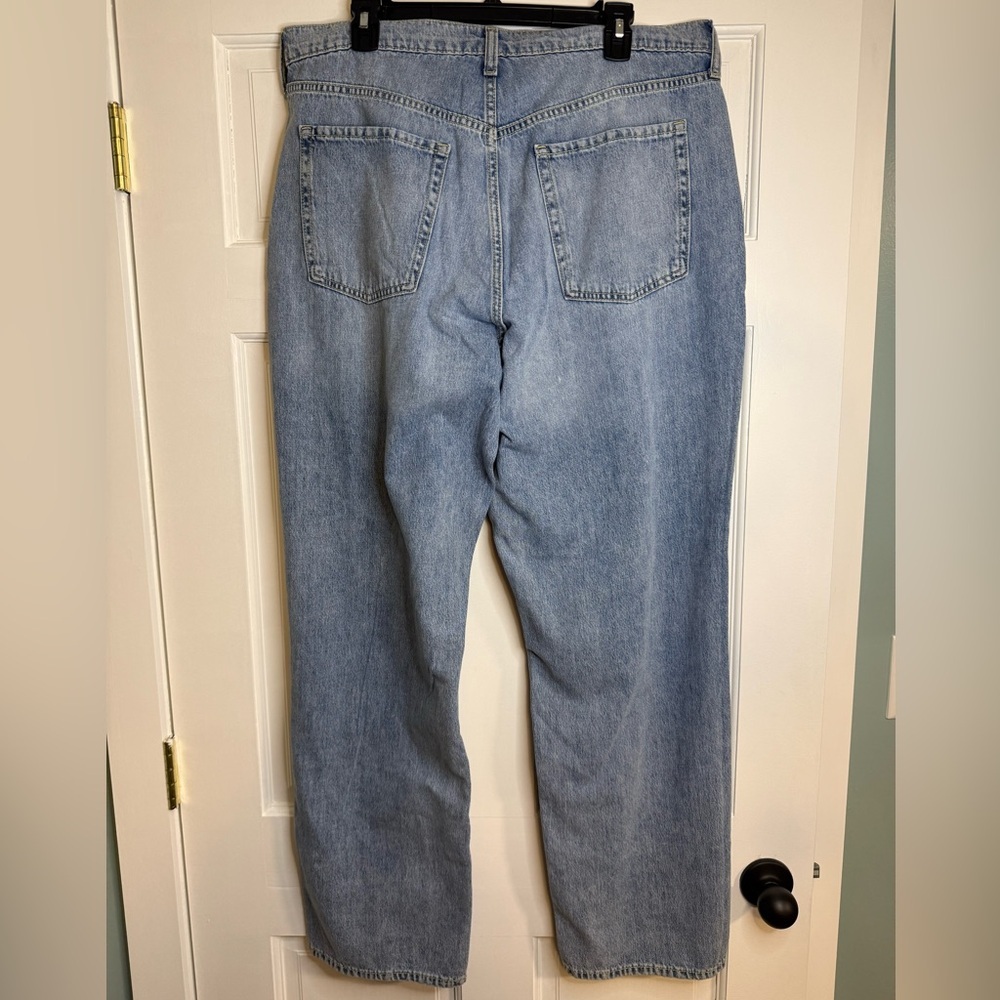 Old Navy Mid-Rise Straight Jean - Picture 2 of 2